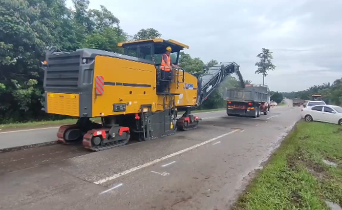 徐工成套道路機(jī)械油面施工，這次在馬來(lái)西亞！